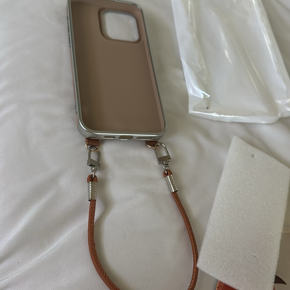 Labubu iPhone case - Picture 4 of 8
